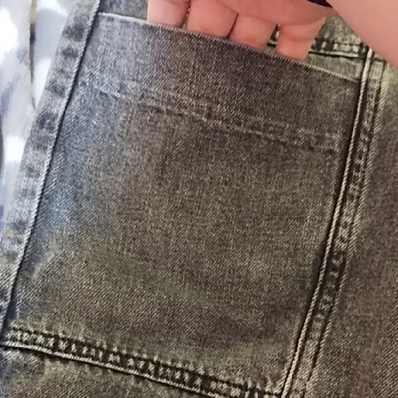 GAP Women's Charcoal Relaxed Jeans - Picture 4 of 6